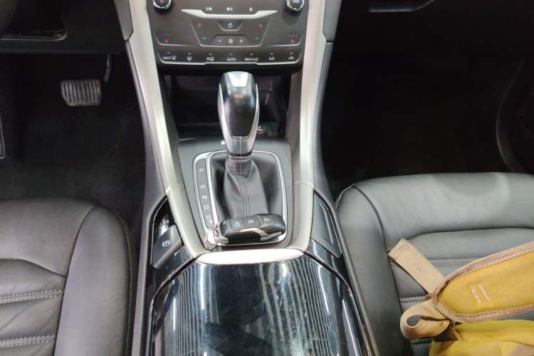 Used Ford Mondeo 2013 2.0L GTDi 200 Luxury Model