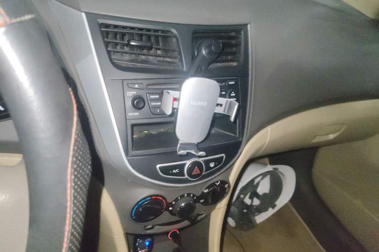 Used Hyundai Verna (older generation) 2010 Sedan 1.4L Manual Standard GL Model