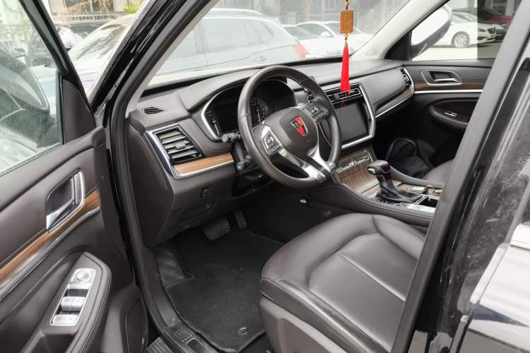 Used Roewe RX8 2019 30T Smart Connectivity Two-Wheel Drive Supreme Flagship Edition
