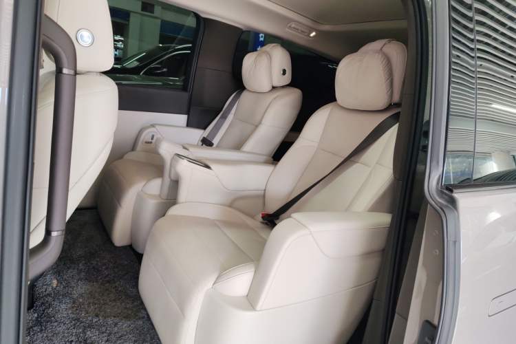 Used Li Auto MEGA 2024 Ultra Model
