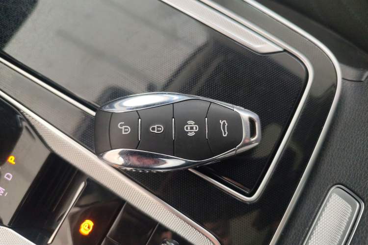 Used Hongqi HS5 2023 2.0T Four-Wheel Drive Flagship Pro Edition
