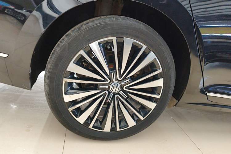 Used Volkswagen Passat 2020 330TSI Luxury Edition China VI