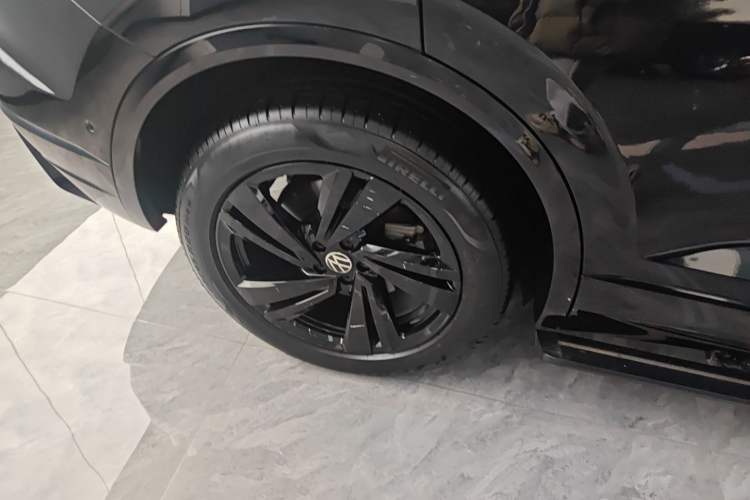 Used Volkswagen Touareg 2021 3.0 TSI Luxury Edition Black Diamond Sport Package