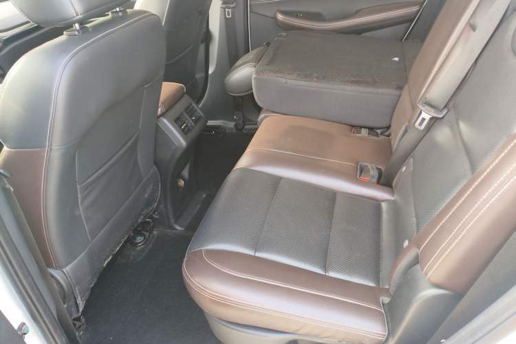 Used Dongfeng Fengon S560 2018 1.8L CVT Comfort Model 7 Seats