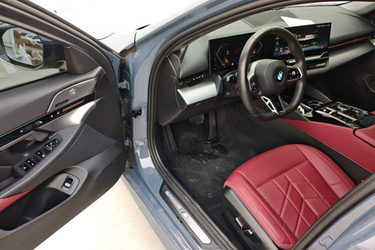 Used BMW 5 Series 2024 525Li M Sport Package