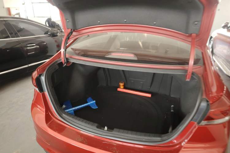 Used Hyundai Elantra 2016 1.6L Automatic ZhiXuan · Luxury Version
