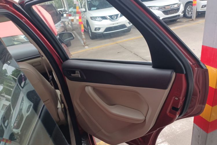 Used Ford Focus 2013 Hatchback Classic 1.8L Automatic Fashion Edition
