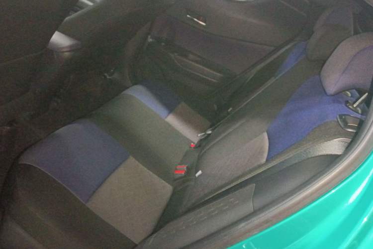 Used Toyota C-HR 2018 2.0L Luxury Sunroof Version China VI Standard
