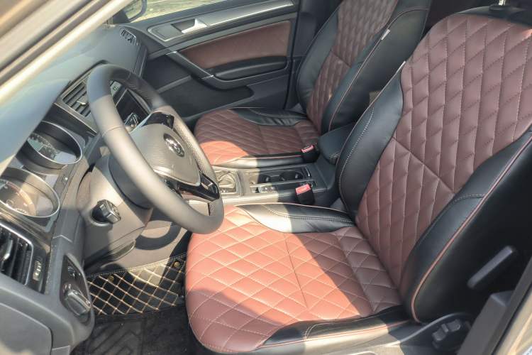 Used Volkswagen Golf 2017 1.6L Automatic Comfort Million-Vehicle Anniversary Edition