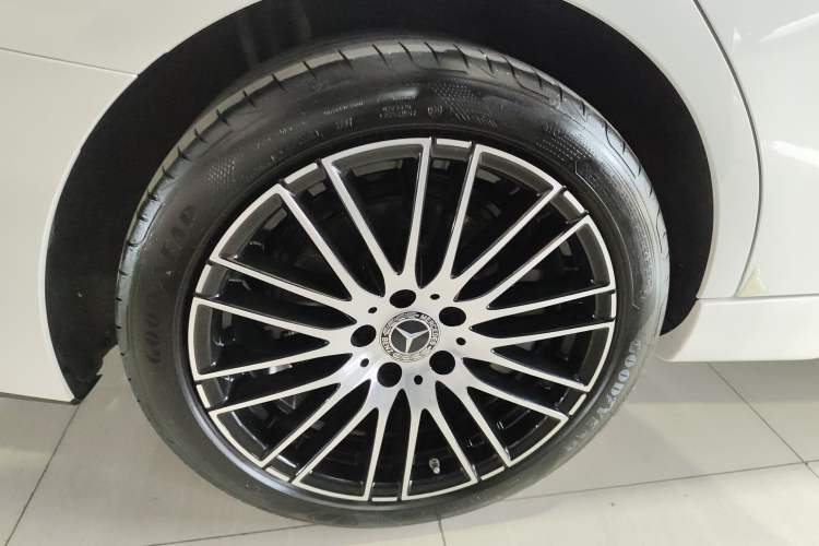 Used Mercedes-Benz C-Class 2023 Restyled C 260 L Sport Edition
