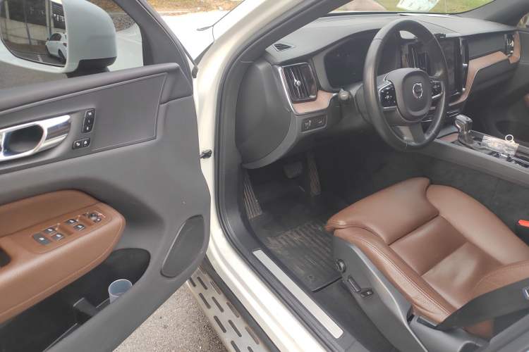 Used Volvo XC60 2021 T5 4x4 Smart Luxury Edition
