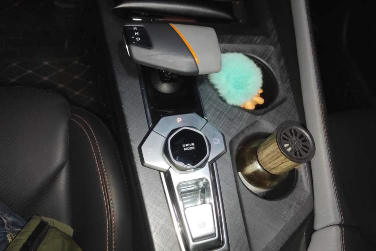 Used Changan UNI-V 2022 1.5T Prestige Version