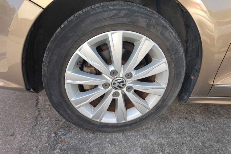 Used Volkswagen Sagitar 2015 1.6L Automatic Comfort Model
