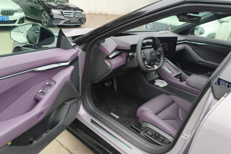 Used XPeng P7 2025 Model—750 All-Wheel-Drive High-Performance Ultra
