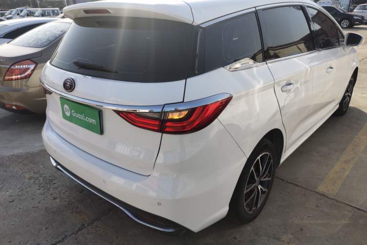 Used BYD Song MAX 2018 1.5T Automatic Smart Connect Elite Model with 6 Seats
