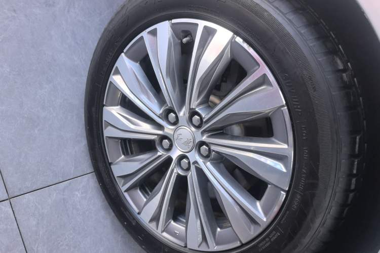 Used Hongqi E-QM5 2024 610 km PLUS
