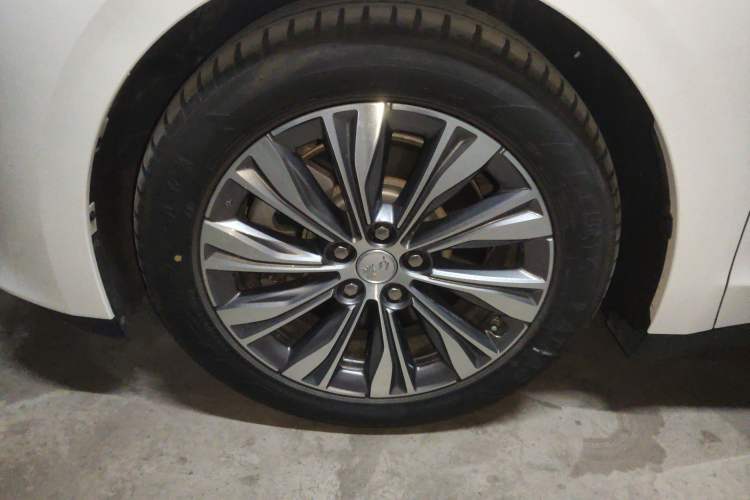 Used Hongqi E-QM5 2024 610 km PLUS
