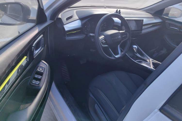 Used Roewe i5 2021 1.5L CVT Platinum Edition
