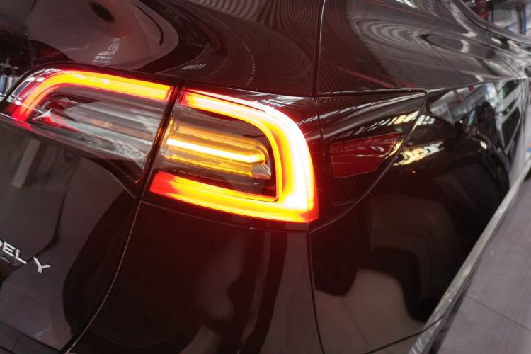 Used Tesla Model Y 2023 Rear-Wheel-Drive Version
