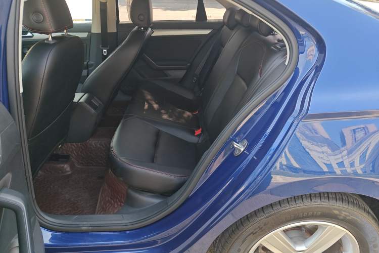 Used Volkswagen Lamando 2018 230TSI DSG Fashion Edition
