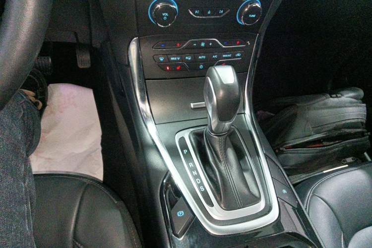 Used Ford Edge 2018 EcoBoost 245 Four-Wheel Drive Titanium 7-Seater
