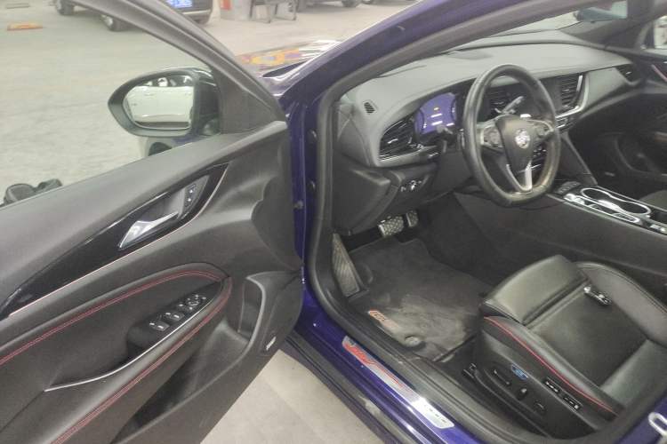 Used Buick Regal 2021 GS 28T Prestige Model
