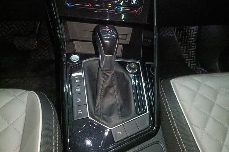 Used Volkswagen Tayron 2023 330TSI Two-Wheel-Drive Luxury Plus Advanced Version
