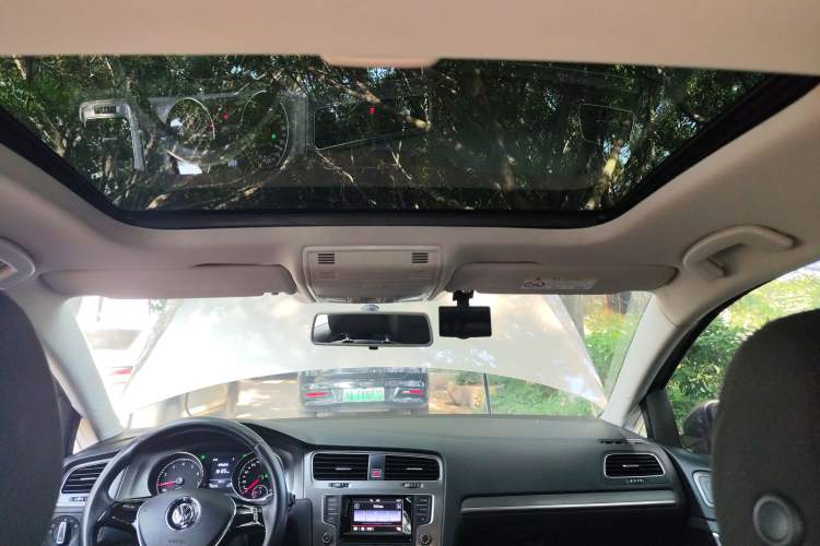 Used Volkswagen Golf 2016 230TSI Automatic Comfort Version
