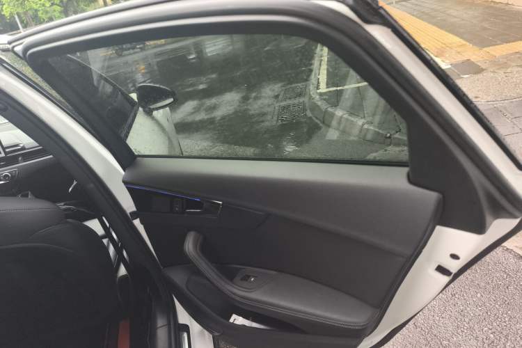 Used Audi A4L 2023 40 TFSI Luxury Dynamic Model
