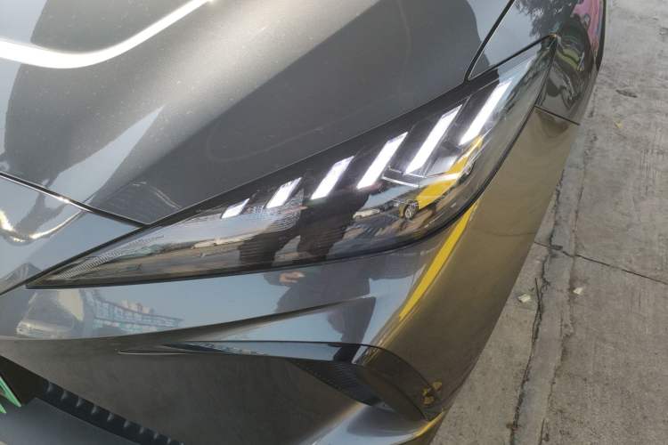 Used MG 4 EV 2023 415 km Range Sea-Faring Champion Edition
