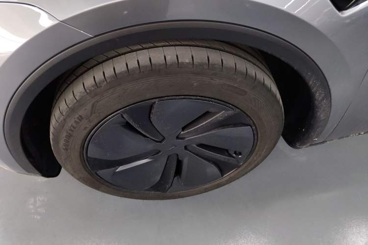 Used Tesla Model Y 2025 Rear-Wheel Drive First Edition