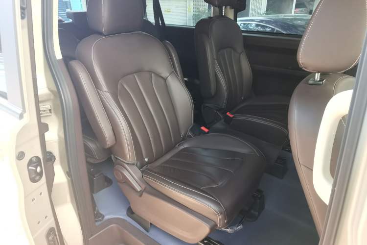 Used  Ruisheng Ace M7 2023 2.0L Automatic Long Wheelbase Business Version 9 Seats
