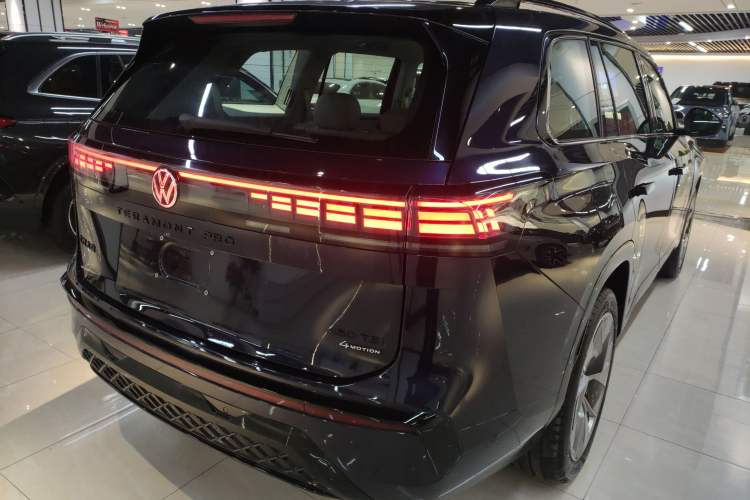 Used Volkswagen Teramont 2025 Tiguan Pro 450TSI 4Motion Crosswind Edition
