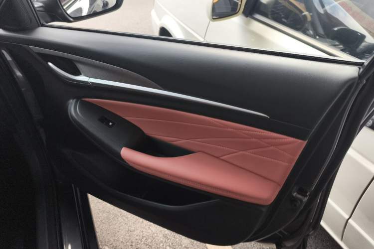 Used Changan Eado 2022 PLUS Blue Whale NE 1.4T GDI DCT Prestige Edition
