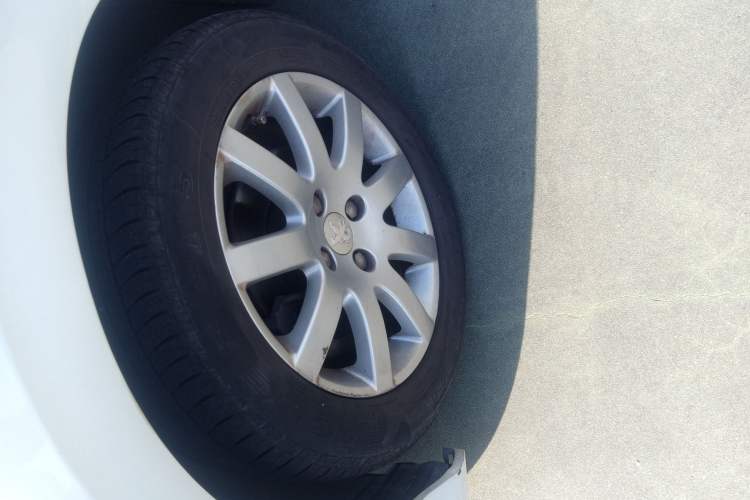 Used Peugeot 308 2014 Enjoy Edition Classic 1.6L Automatic Premium Model
