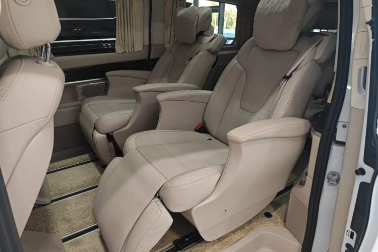 Used Mercedes-Benz V-Class 2017 V 260 L Prestige Extended Edition
