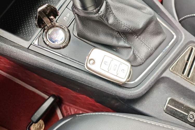 Used Volkswagen Lavida 2017 1.6L Automatic Comfort Edition
