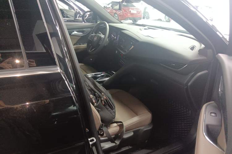 Used Buick Envision 2022 Encore Plus 652T Five-Seat Luxury Model
