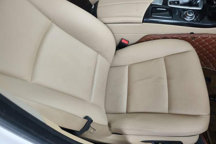 Used BMW 5 Series 2014 520Li Elegant Model
