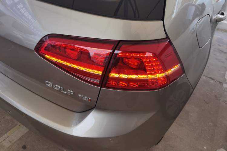 Used Volkswagen Golf 2016 230TSI Automatic Comfort Version
