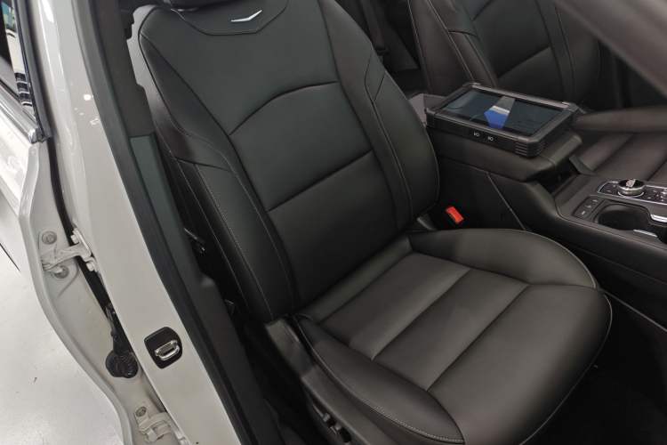 Used Cadillac XT4 2018 28T Two-Wheel Drive Leading Version
