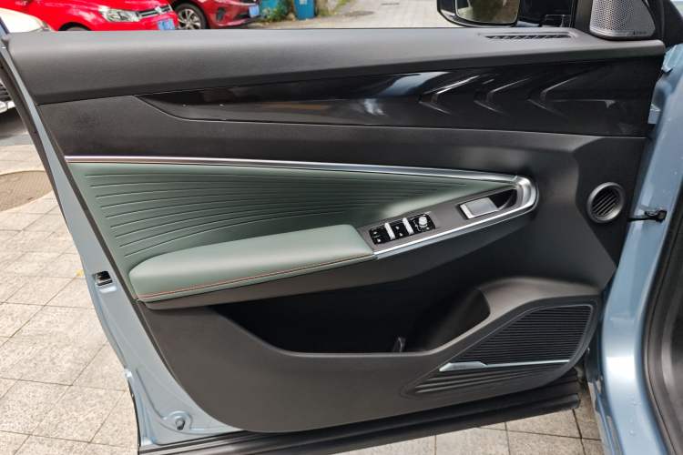 Used Geely Auto Emgrand X7 Sport 2024 1.5TD Prestige Edition
