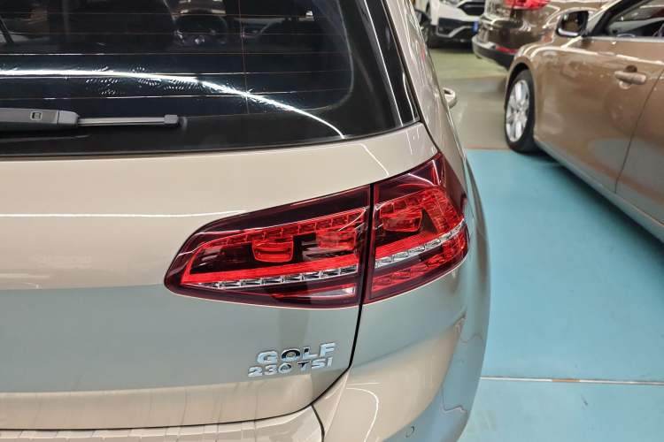 Used Volkswagen Golf 2017 230TSI Automatic Luxury Million-Vehicle Commemorative Edition
