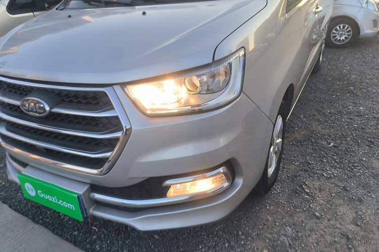 Used  M4 2016 2.0L manual Comfort trim level
