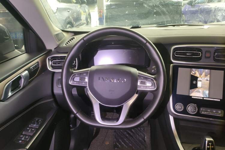 Used Lynk & Co 01 2019 2.0T Two-Wheel-Drive Pro Version China VI Standard
