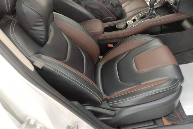 Used Dongfeng Fengon 580 2016 Revised Version 1.5T CVT Luxury Edition
