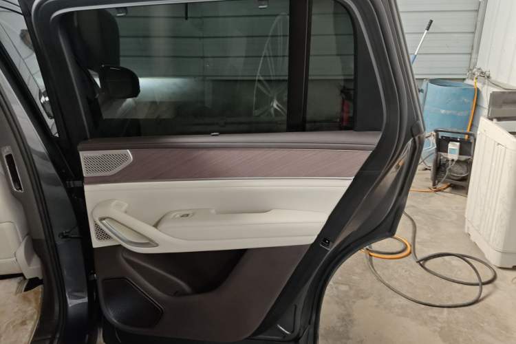 Used Denza N9 2025 Prestige Version
