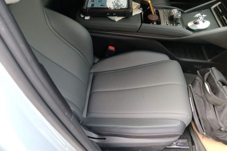 Used BYD Qin L 2025 DM-i Smart Drive 80KM Leading Model