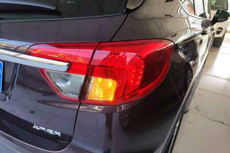 Used Buick Envision 2016 20T Two-Wheel-Drive Elite Model