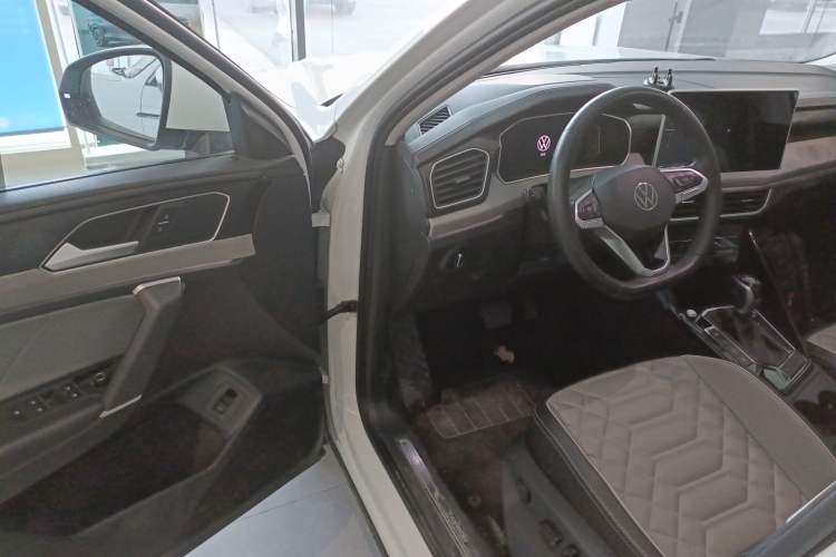 Used Volkswagen Tayron 2023 300TSI Two-Wheel-Drive Luxury Plus Advanced Edition